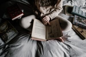 大人も読みたい！児童文学おすすめ10選